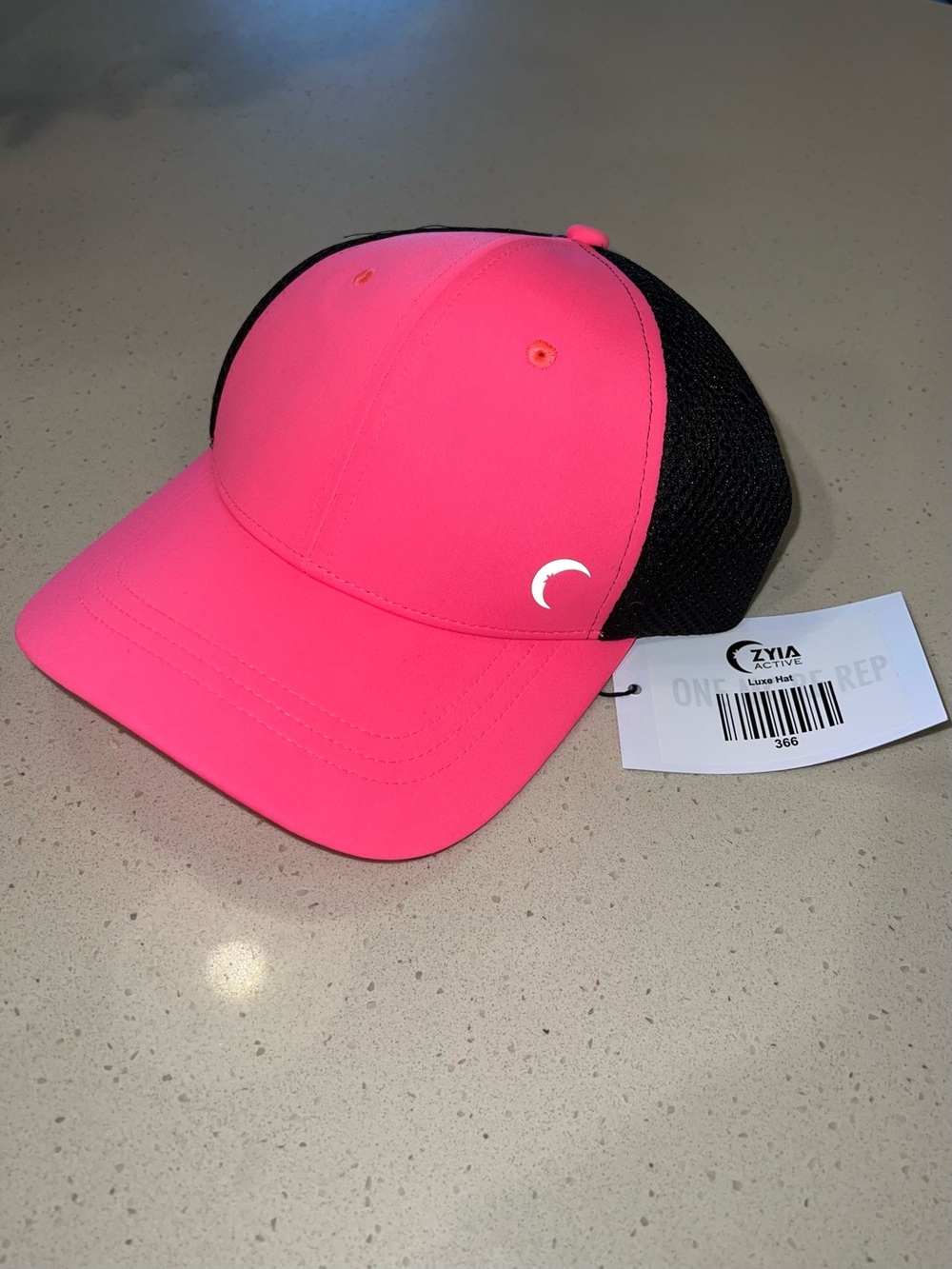 ZYIA Active Women's Pink and Black Hat - NEW WITH TAGS